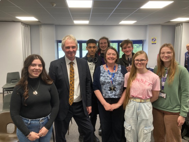 Group photo of Sir Nigel Richard Shadbolt, Head of Computer Science Emma Martin and Computer Science Students.