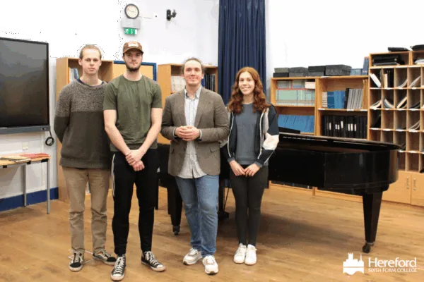 Music Students Enjoy Masterclass With Renowned Pianist